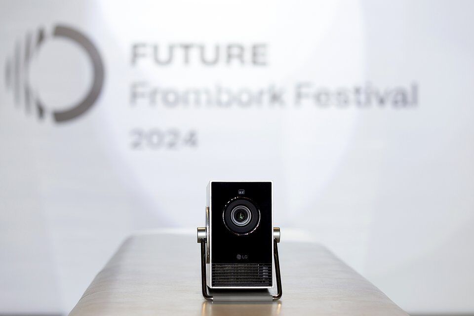 Future Frombork Festival - LG CineBeam Q na pokazie mody MMC