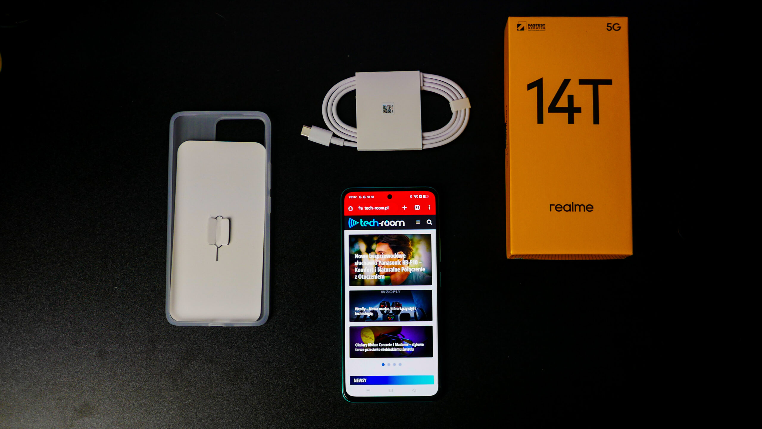 Smartfon Realme 14T 5G w zielonej obudowie z ekranem AMOLED i baterią 6000 mAh