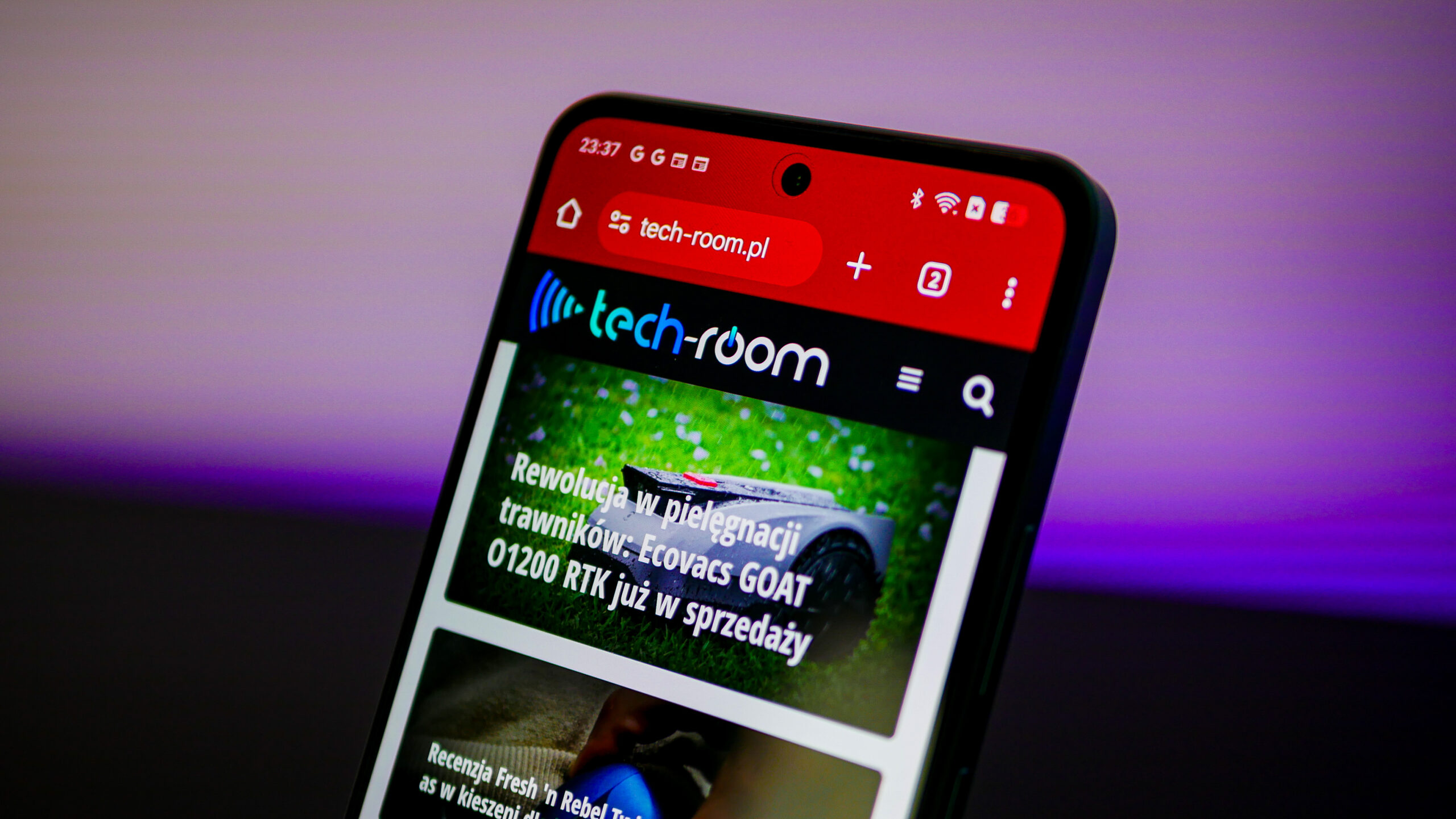 Smartfon Realme 14T 5G w zielonej obudowie z ekranem AMOLED i baterią 6000 mAh