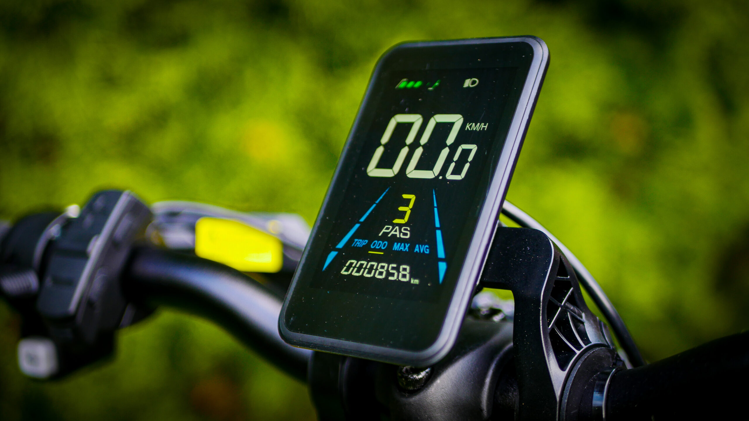 wyświetlacz Elektryczny rower Engwe Engine Pro 2.0 w kolorze niebieskim