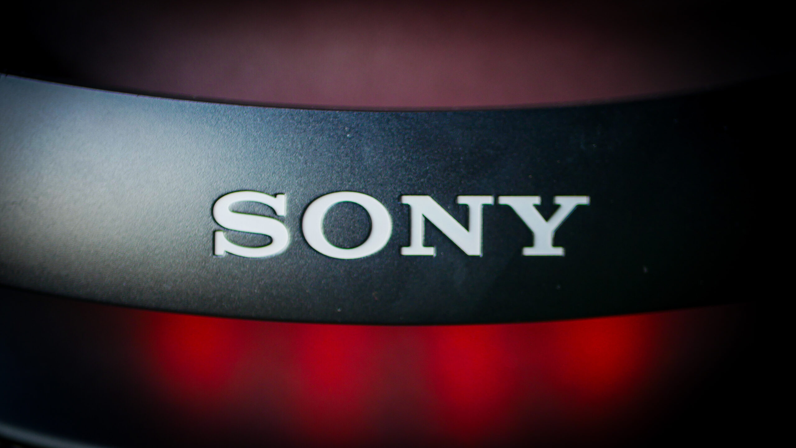 Głośnik Sony SRS-XV800 podczas testu w plenerze