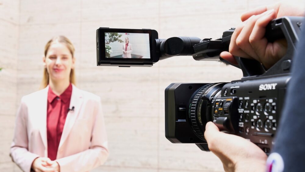 Sony walczy z dezinformacją kamerą reporterską PXW-Z300