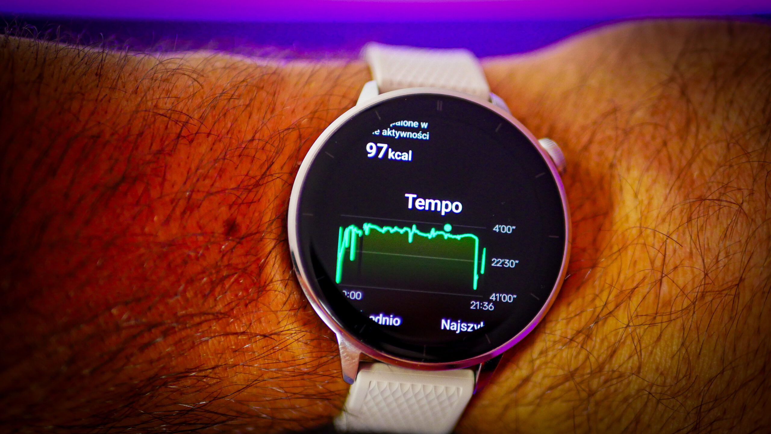 Trening biegowy monitorowany przez OnePlus Watch 3
