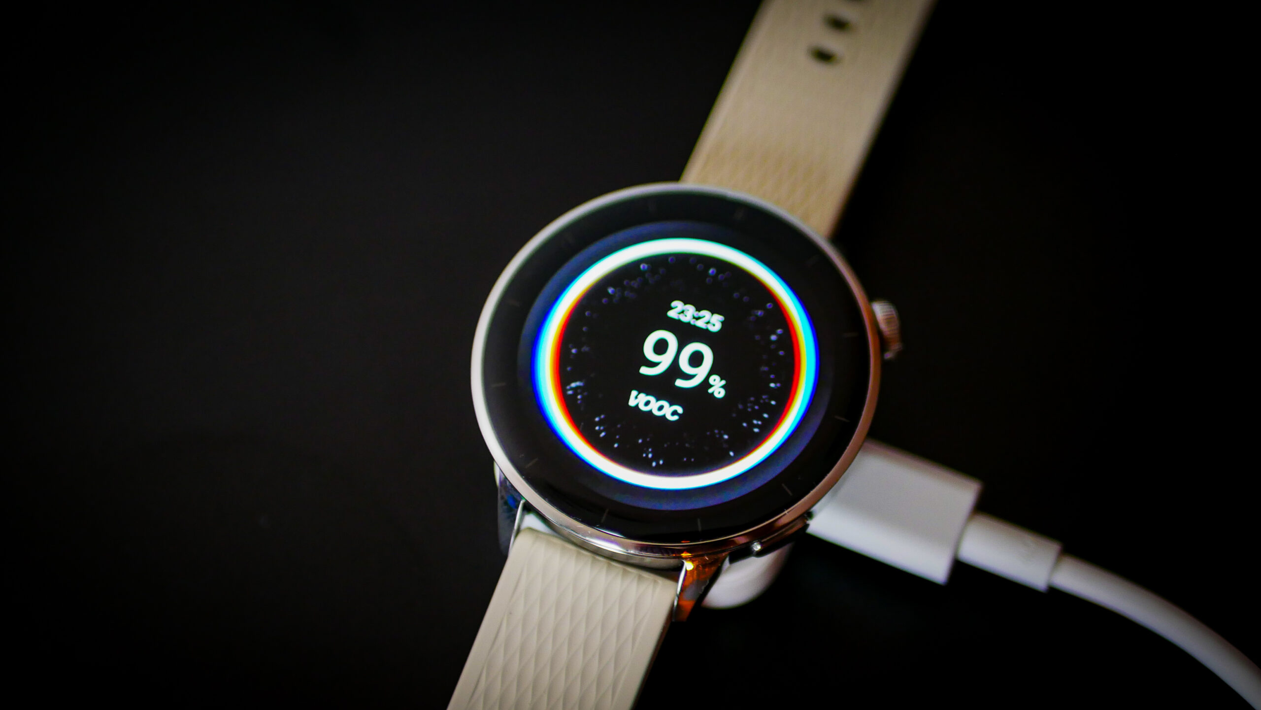 Smartwatch OnePlus Watch 3 w zestawie sprzedażowym