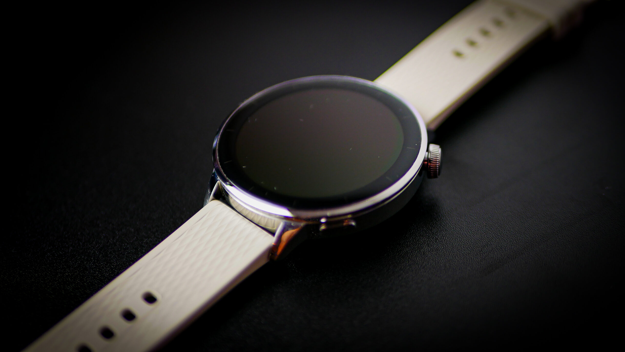Interfejs OnePlus Watch 3 z tarczą