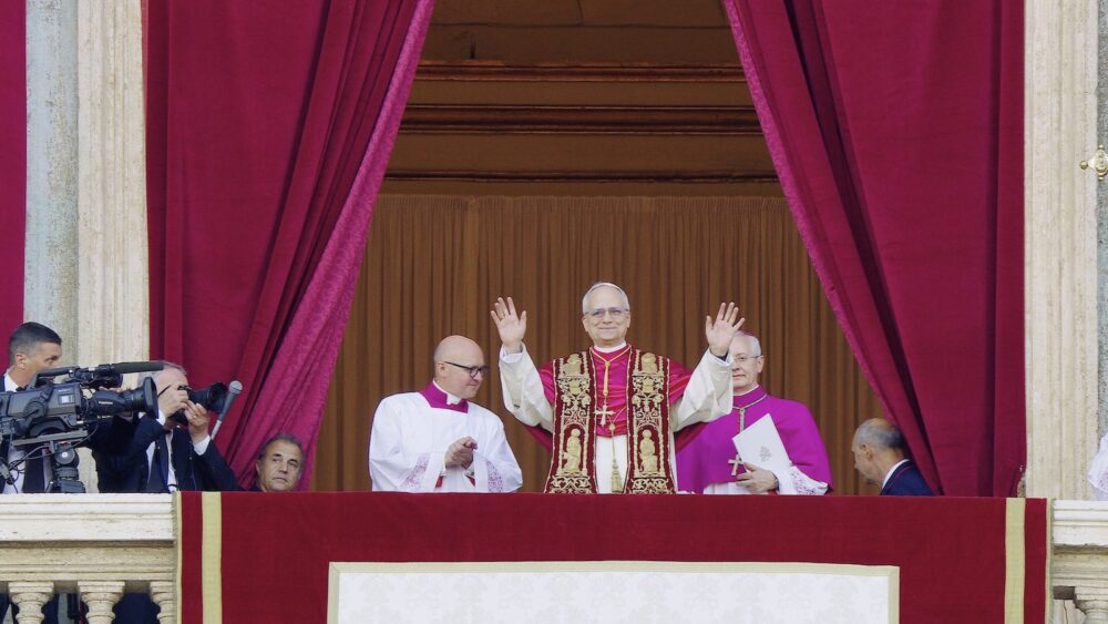 Sony HDC-5500 - Pope Leo XIV Inauguration - zoom
