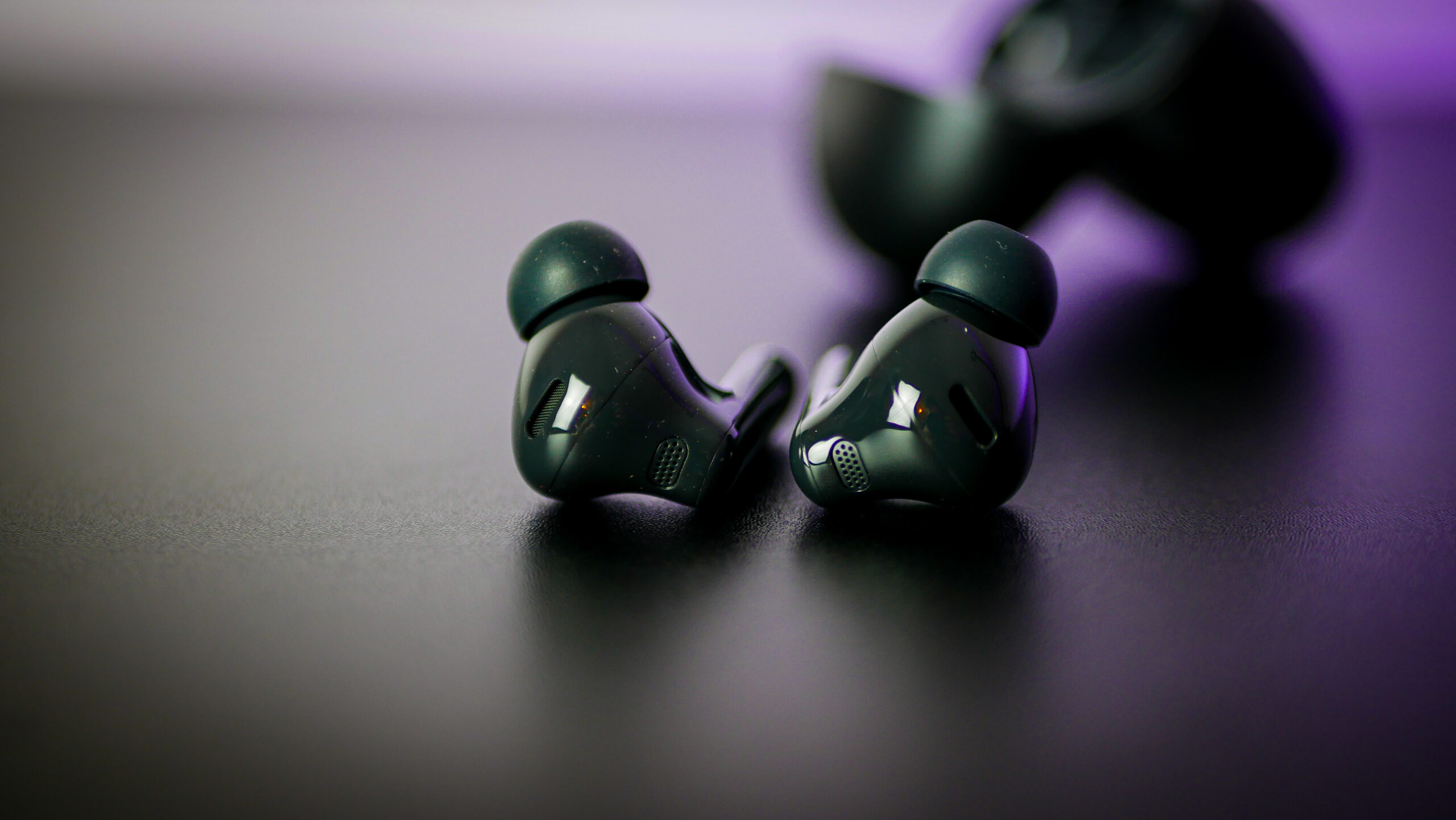 Huawei FreeBuds 7i – design i ergonomia słuchawek dousznych