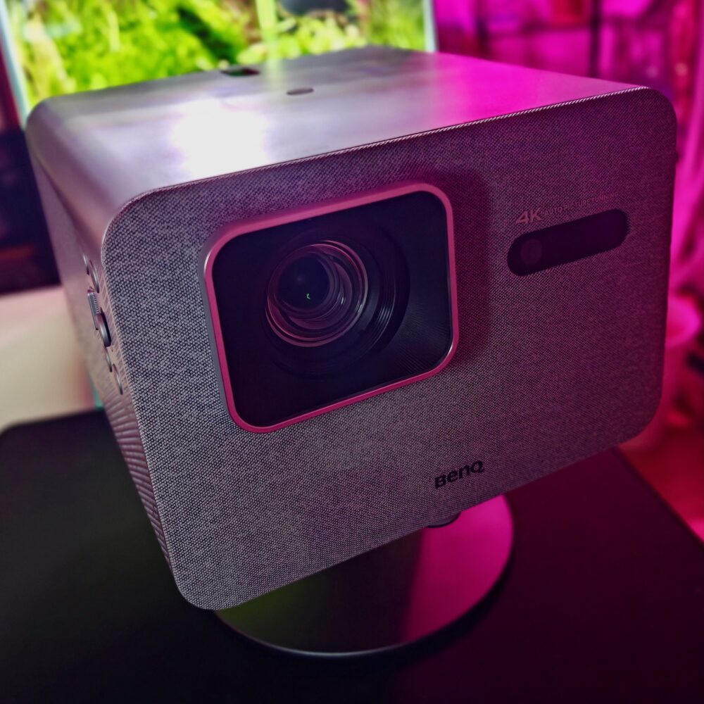 BenQ TK705i - Test projektora 4K dla graczy. Ustawił się sam!