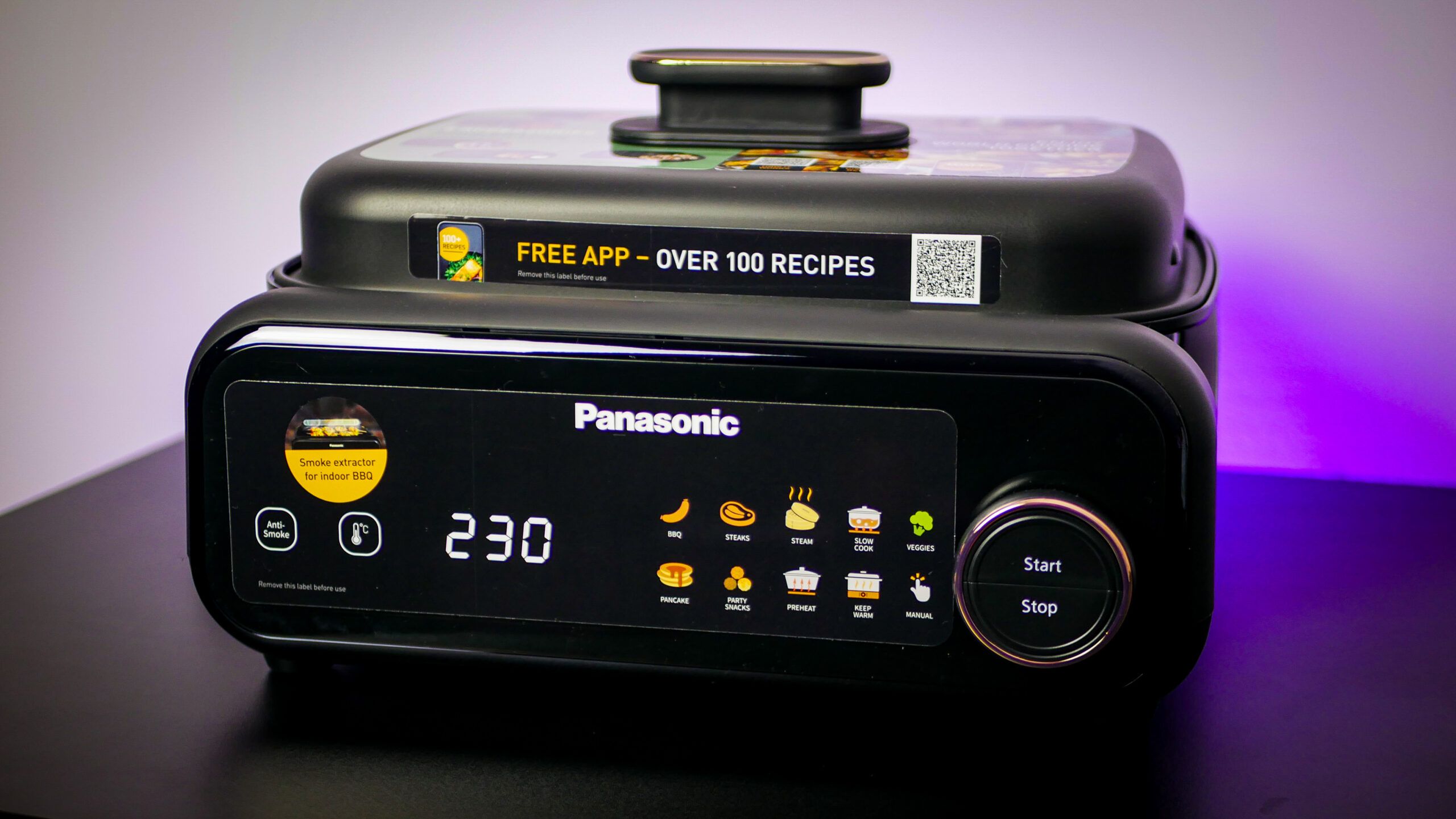 Panasonic NF-GM600 widok z przodu – multicooker z panelem i pokrętłem