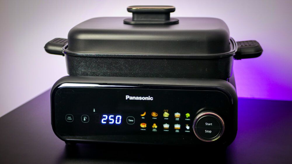 Panasonic NF-GM600 widok z przodu – multicooker z panelem i pokrętłem