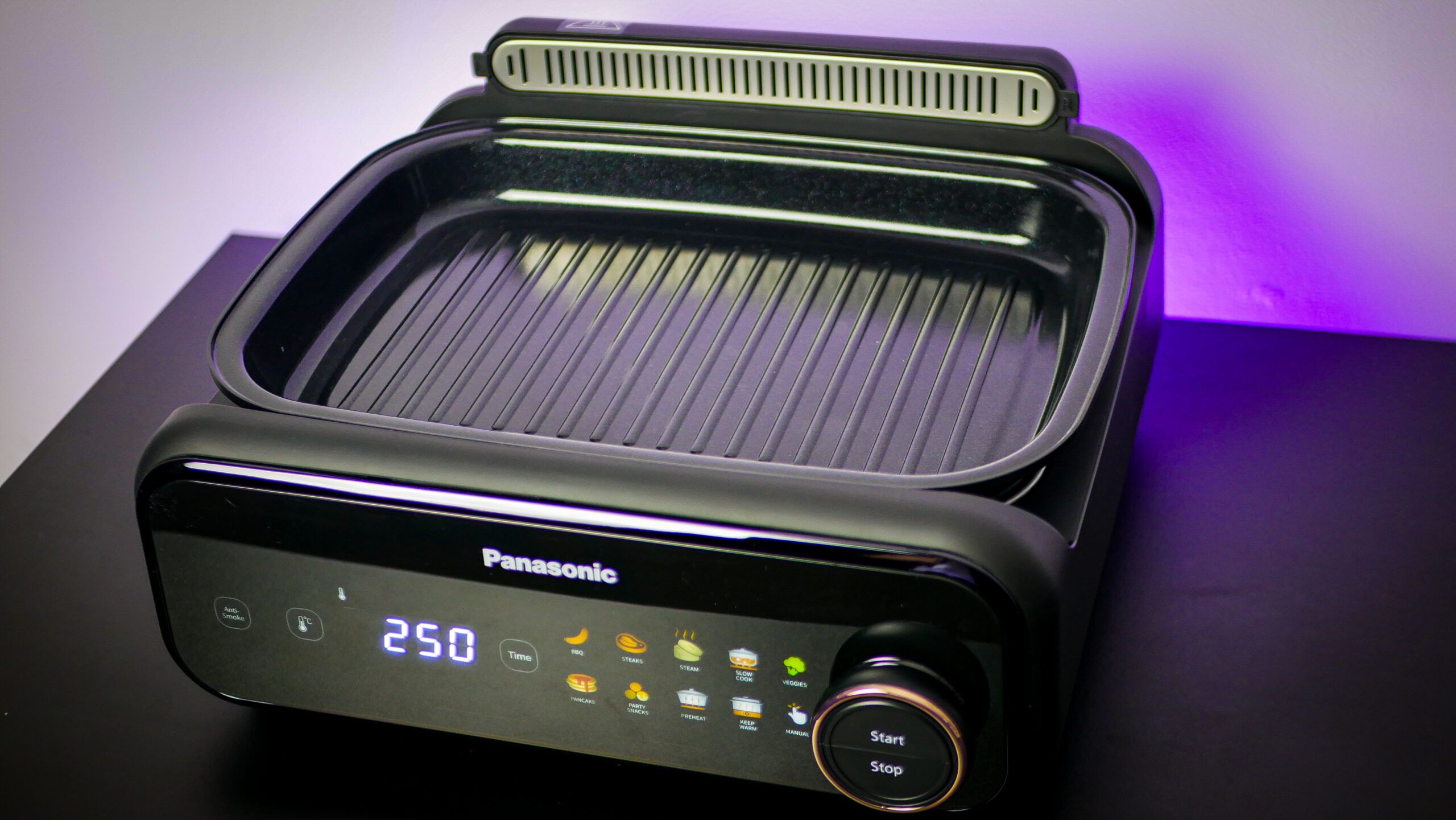 Panasonic NF-GM600 podczas grillowania w domu