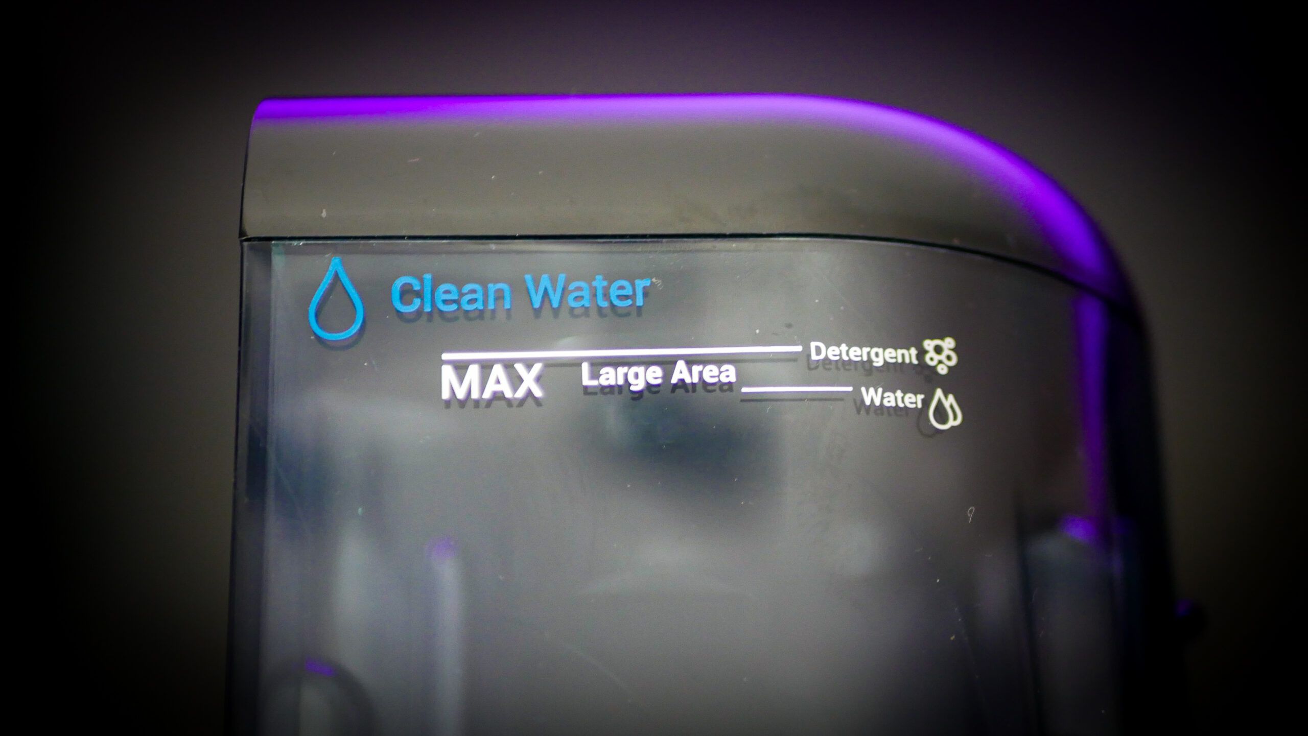 Czyszczenie tapicerki odkurzaczem Tefal Clean It IZ5020 w domowych warunkach