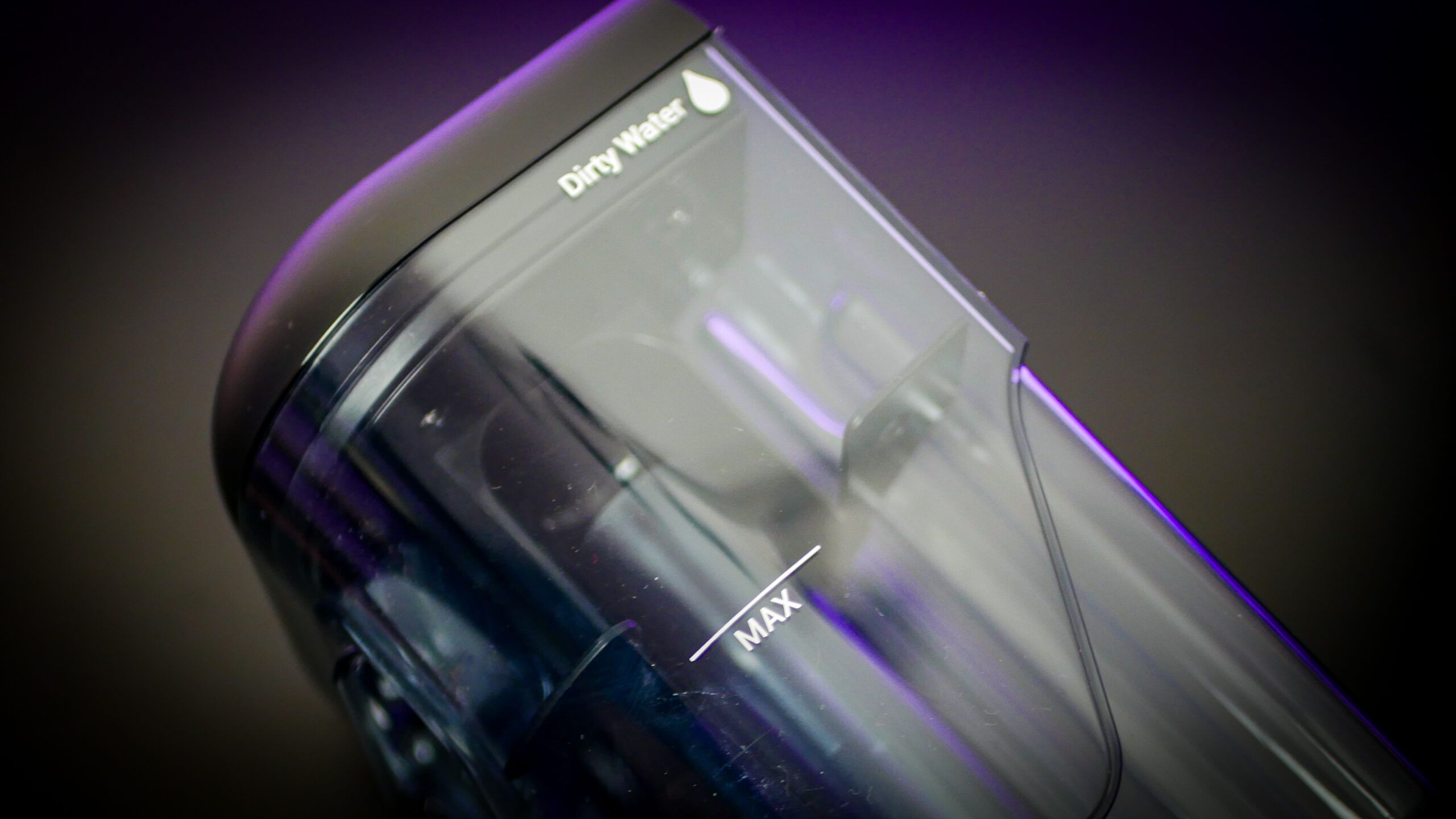 Czyszczenie tapicerki odkurzaczem Tefal Clean It IZ5020 w domowych warunkach