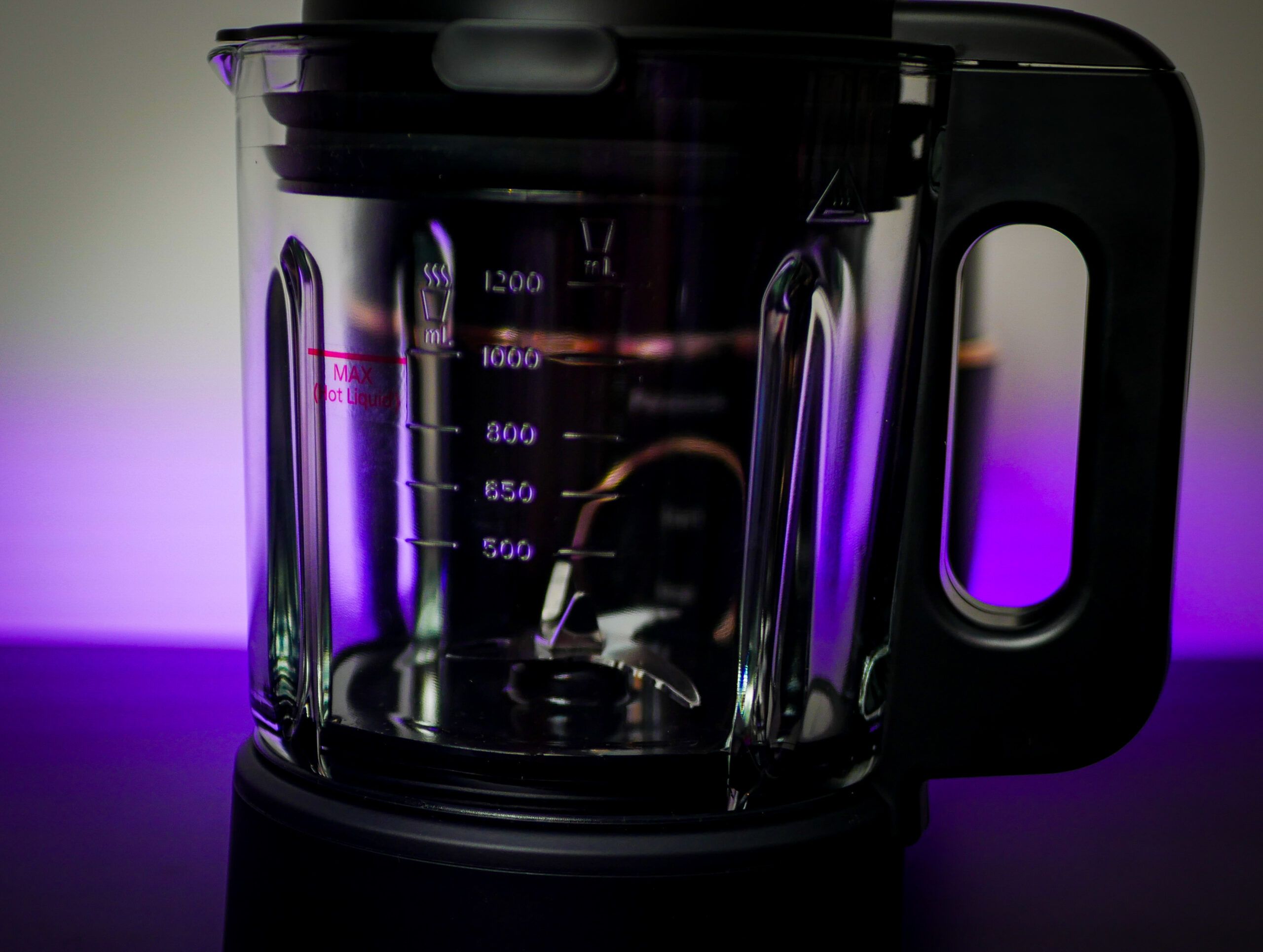 Blender gotujący Panasonic MX-HG4401 na kuchennym blacie