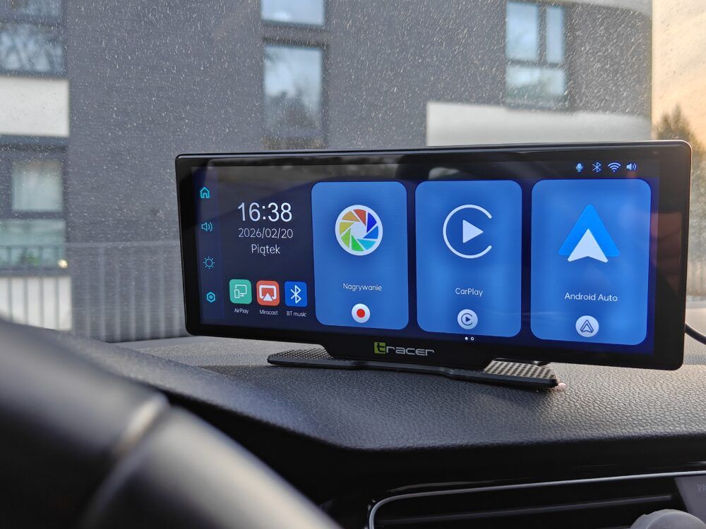 Tracer CarPlay 10.2