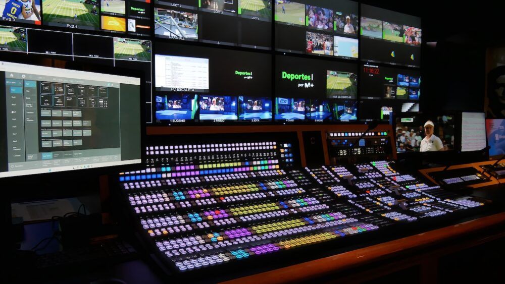 Mikser wideo Sony MLS-X1 w nowoczesnym studiu Movistar+