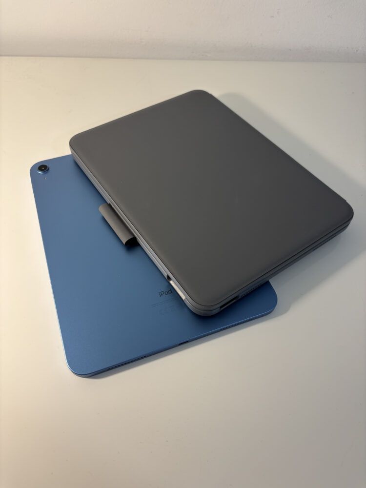 Logitech Slim Folio