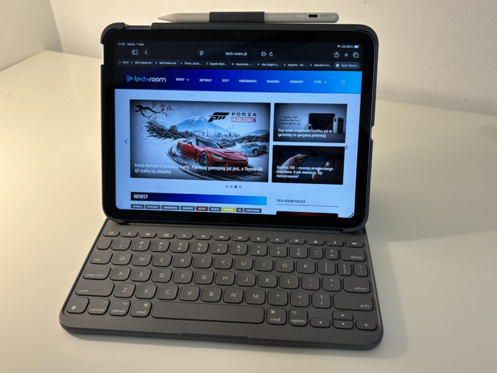 Logitech Slim Folio