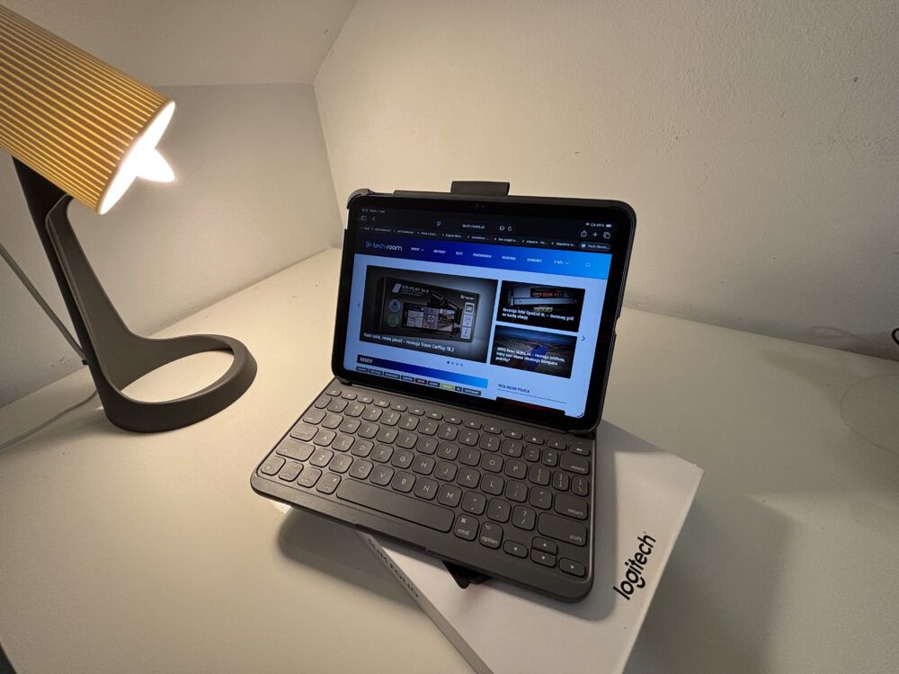 Logitech Slim Folio