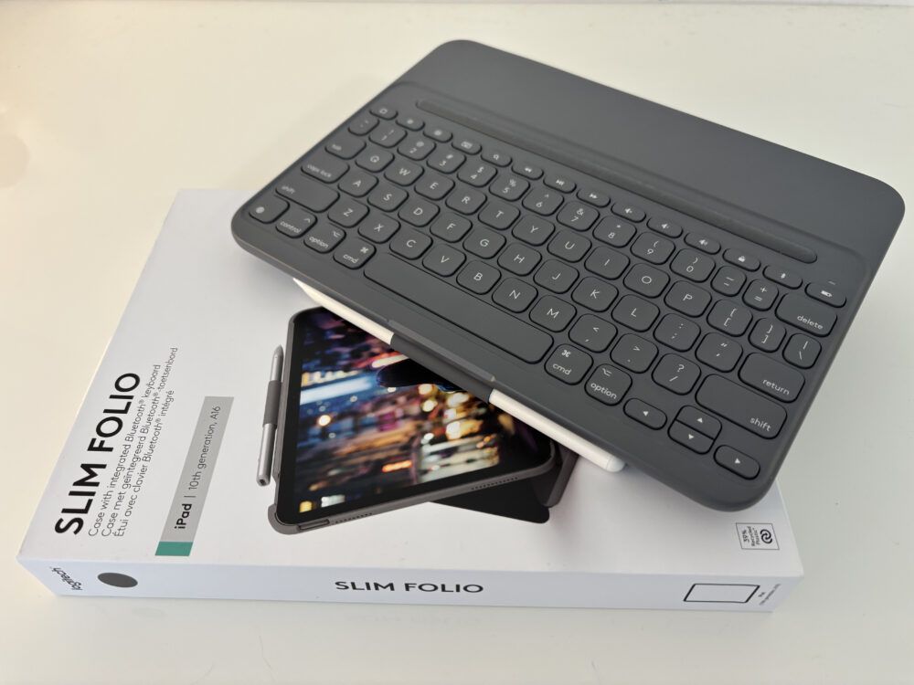 Logitech Slim Folio