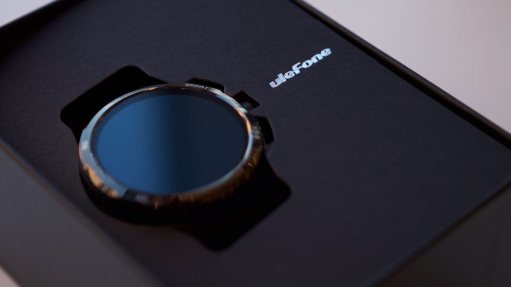 Smartwatch Ulefone Armor Watch Pro w pudełku sprzedażowym z widocznym logo producenta