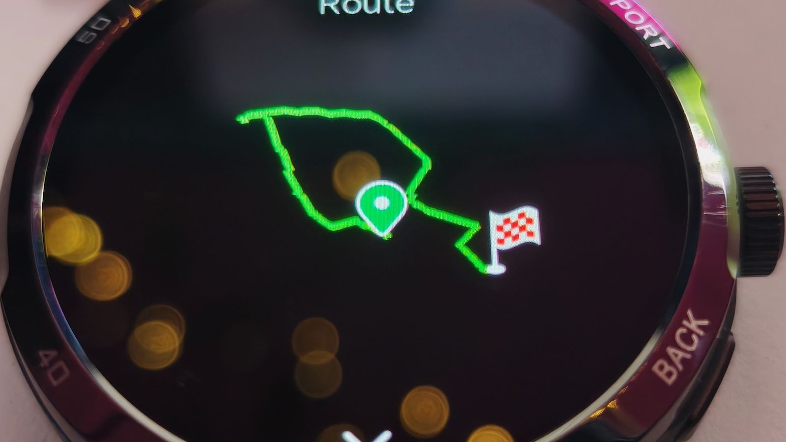 Zapisana trasa z wbudowanego modułu GPS wyświetlana na ekranie zegarka Ulefone Armor Watch Pro w postaci zielonej linii