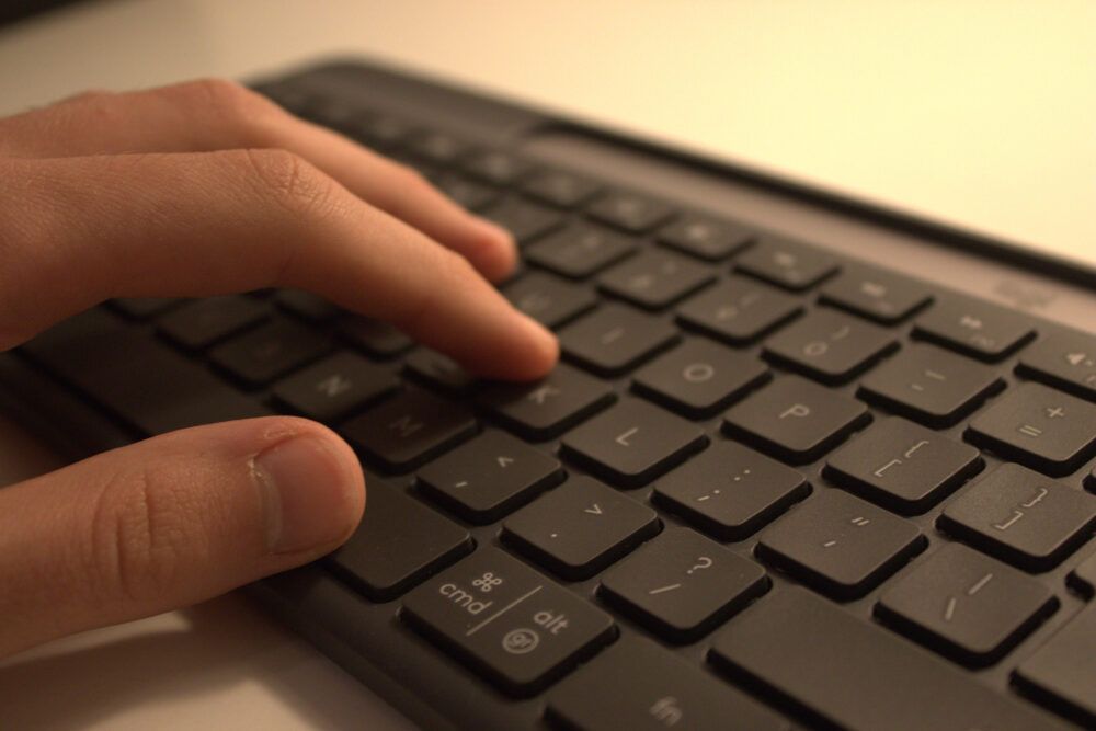 Logitech Slim Solar+ K980