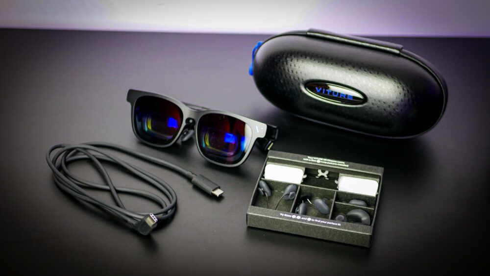 Zawartość zestawu VITURE XR Beast wraz z etui i akcesoriami.