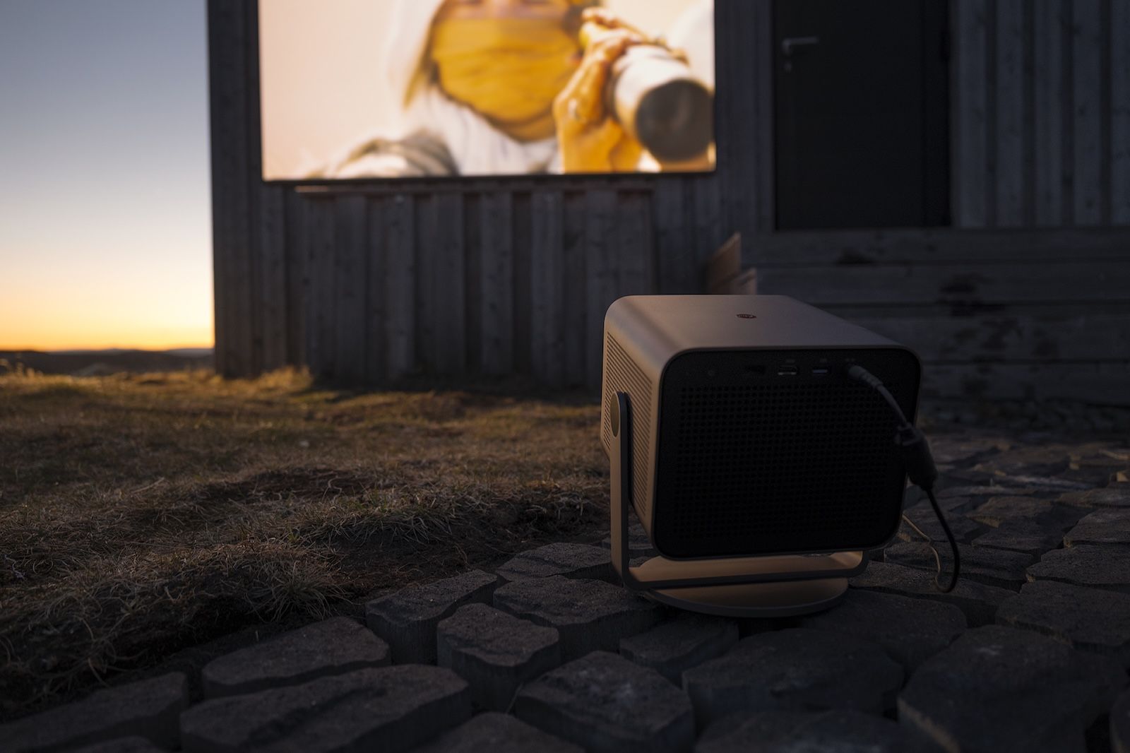 Ambient_Compact_Projector-Cabin_72