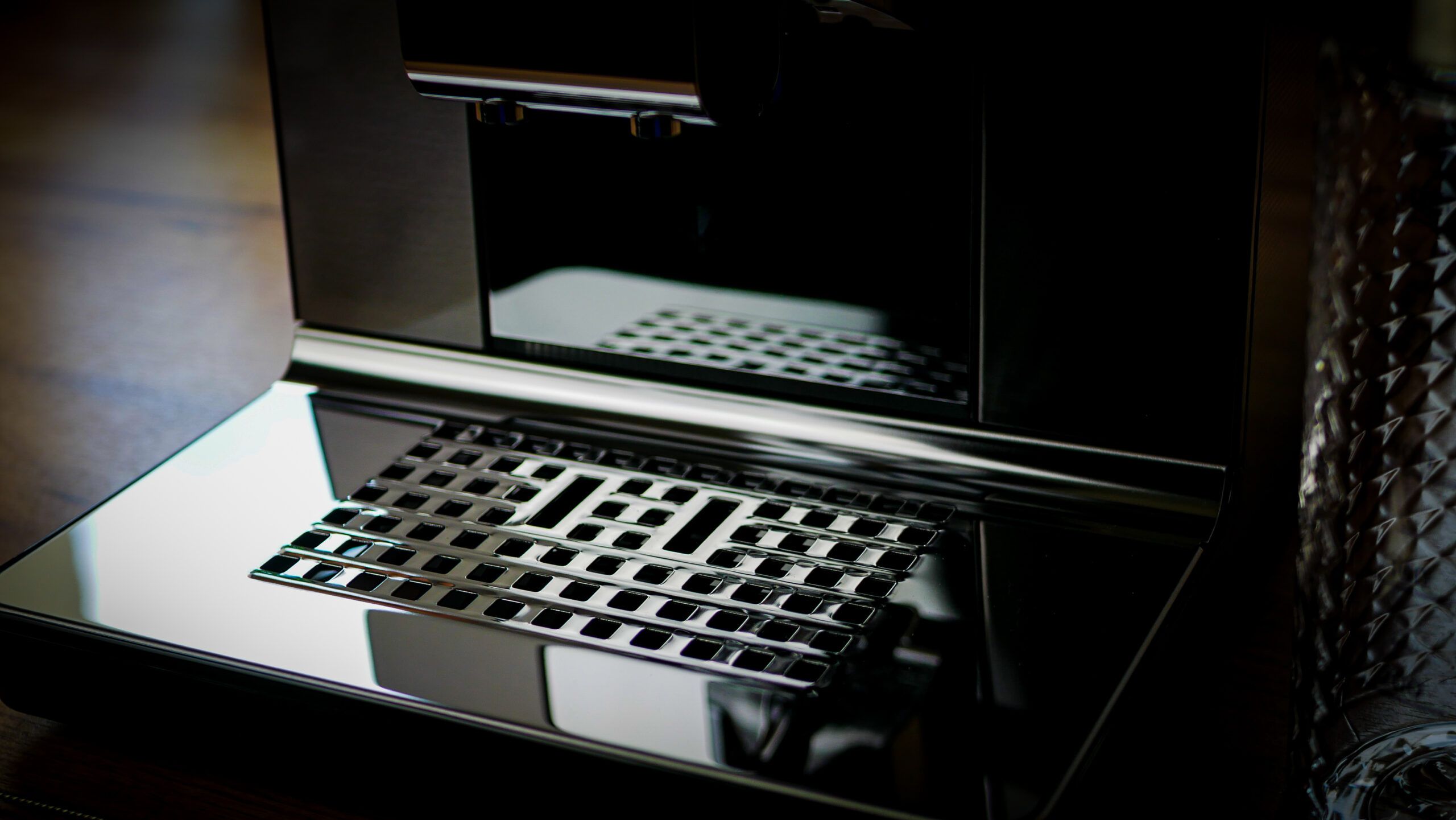 Ekspres automatyczny KRUPS Intuition Hot & Cold EA879N