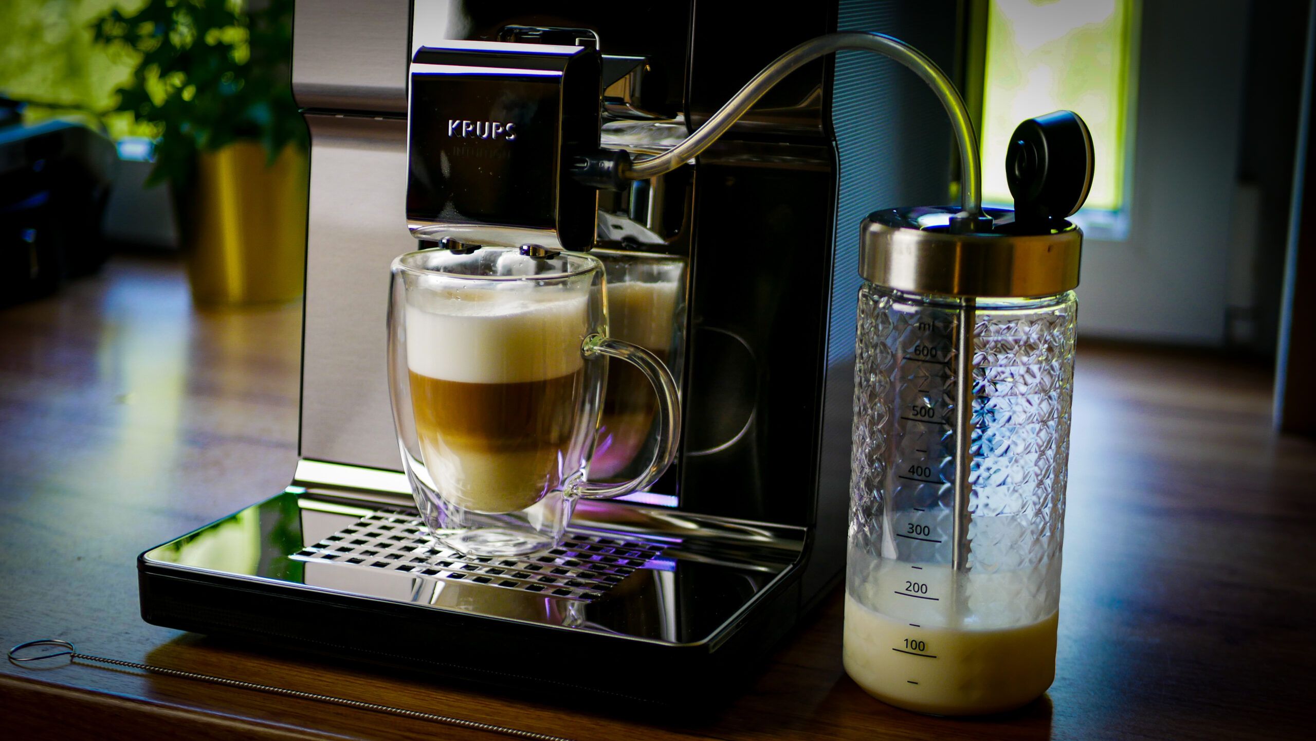 KRUPS Intuition Hot & Cold EA879N