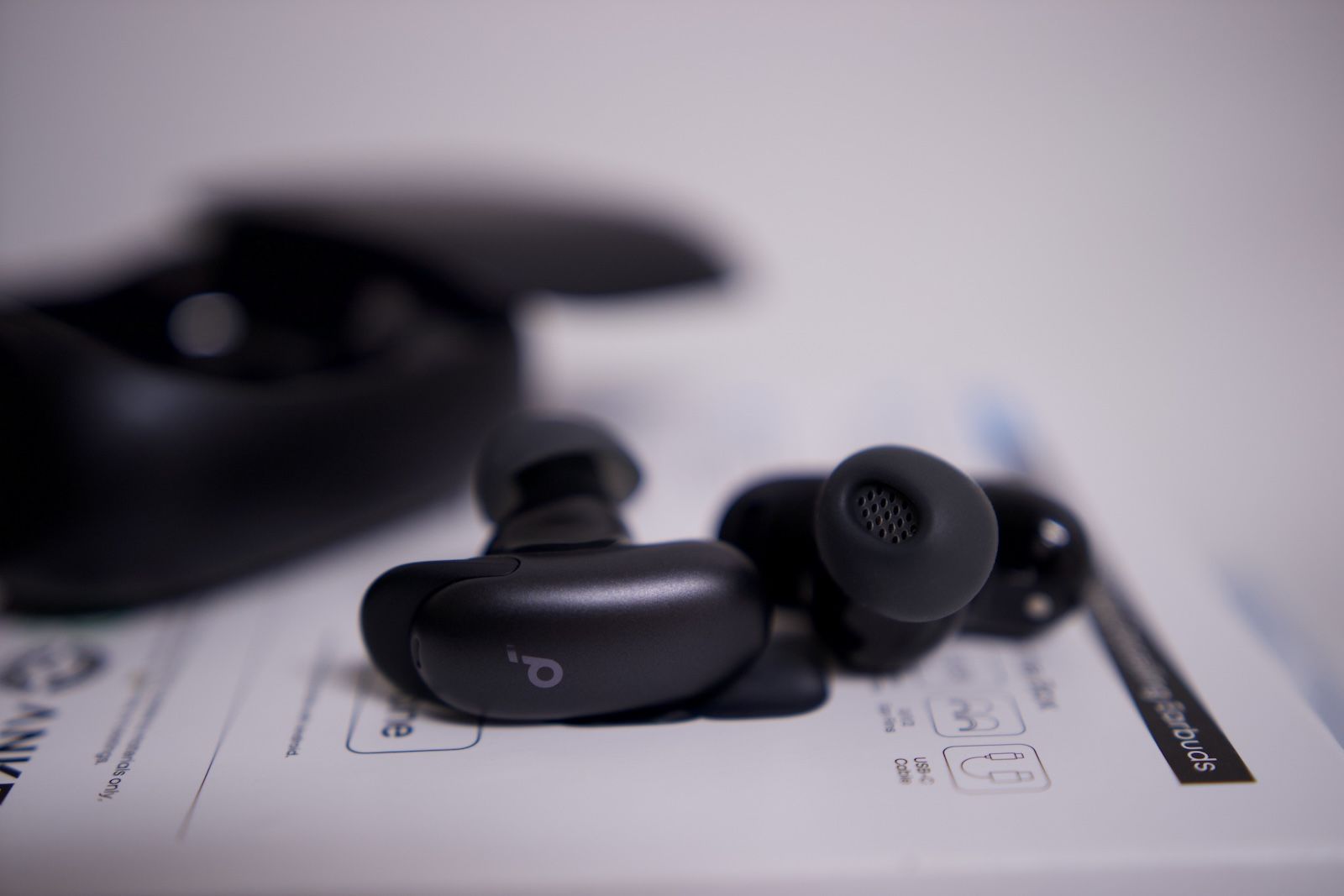 Czarne słuchawki dokanałowe Soundcore Liberty 5 Pro