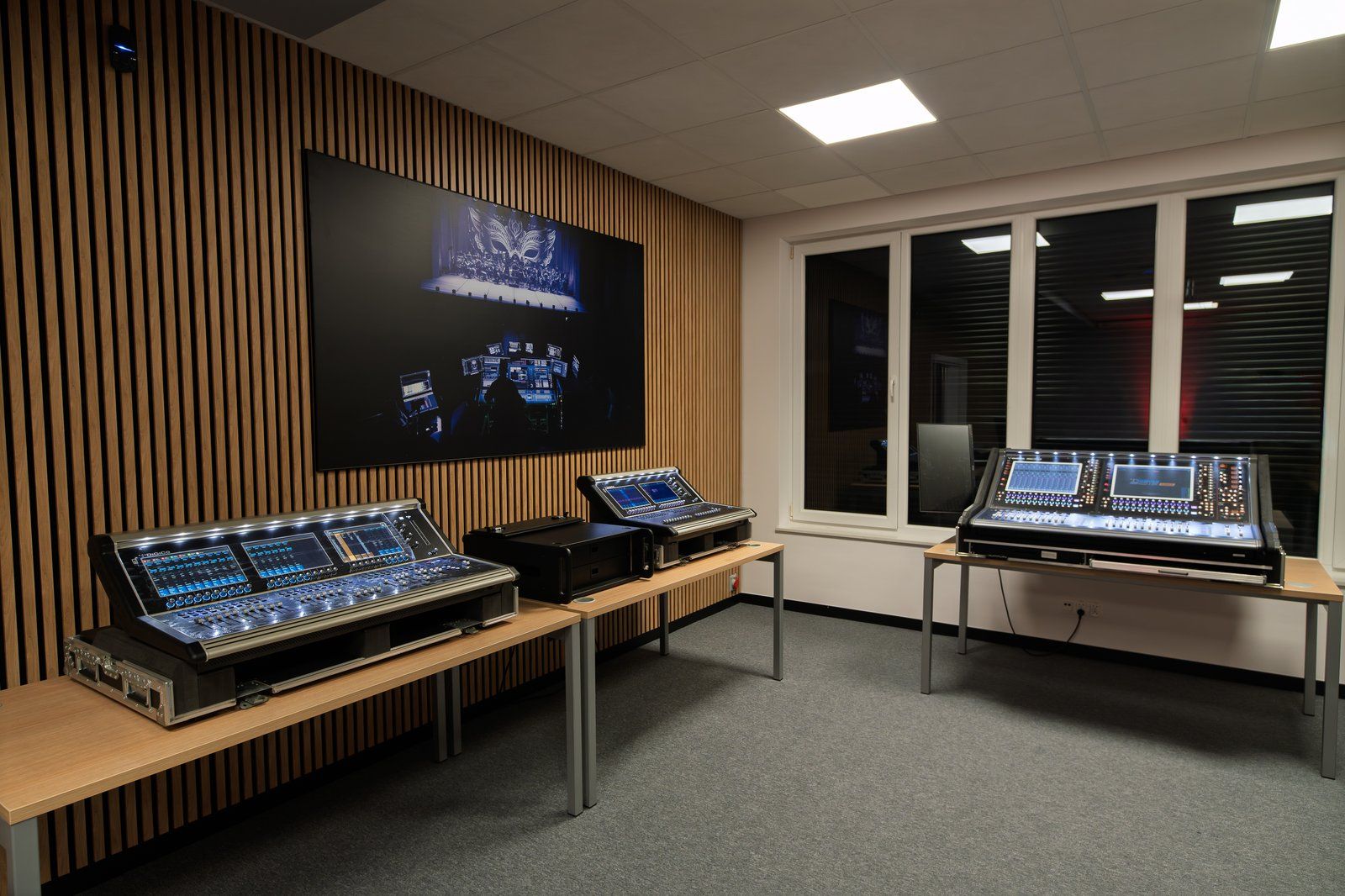 polsound-showroom-profesjonalne-systemy-av