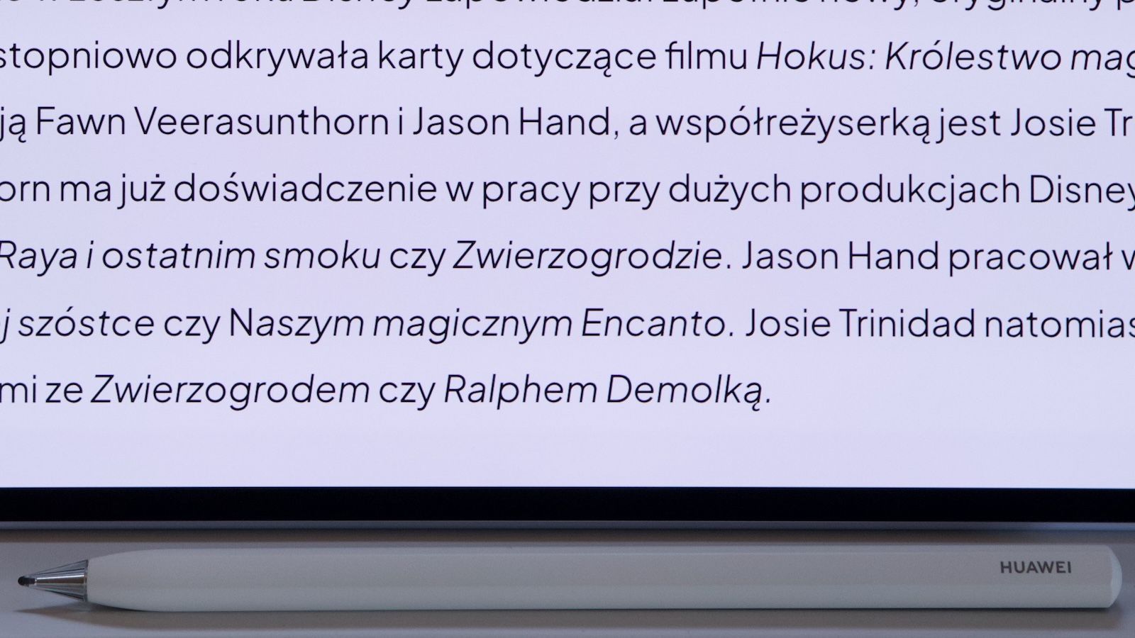 Przybliżenie na tekst z wyłączonym filtrem ochrony oczu