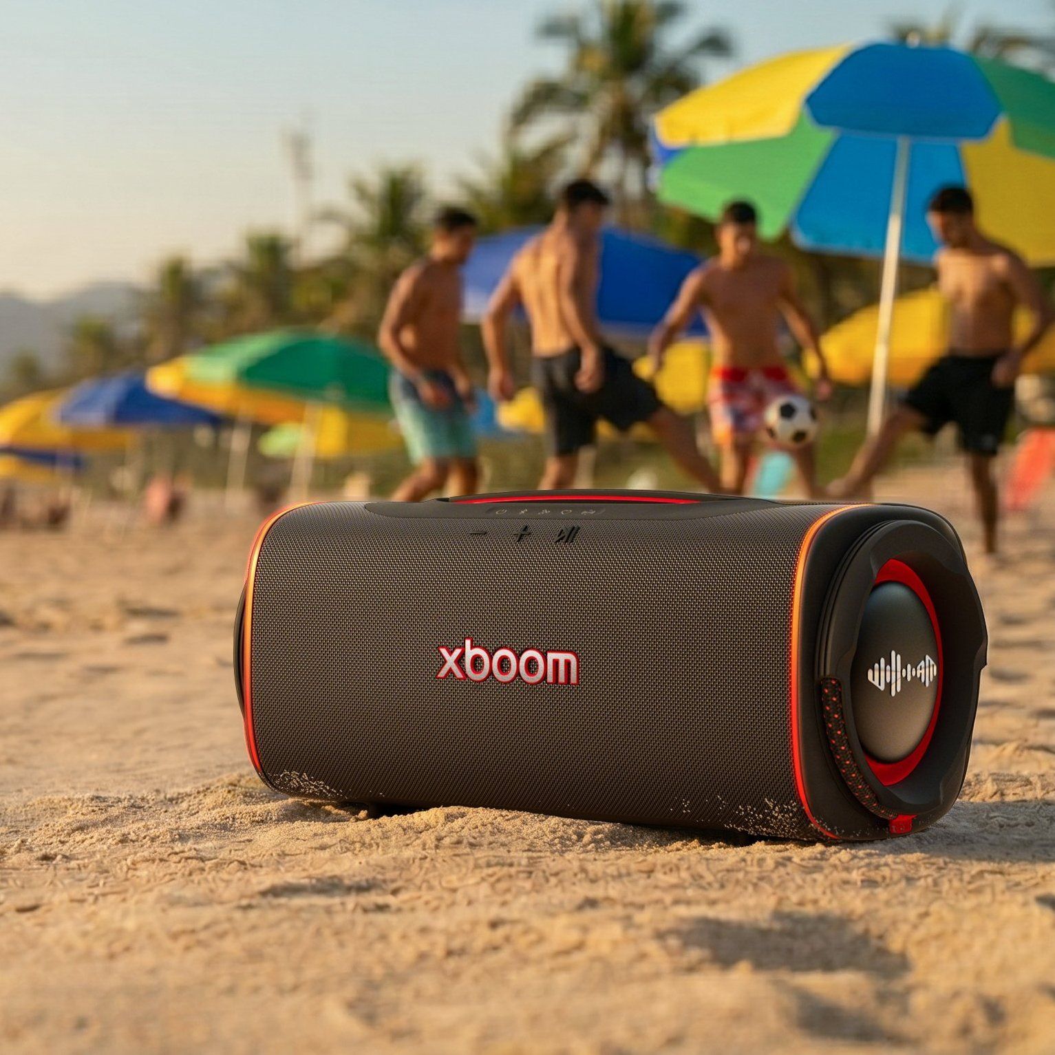 LG XBOOM Blast - Wytrzymałe materiałowe wykończenie i ochronne boczne odbojniki zwiększają odporność głośnika podczas transportu i użytkowania w terenie