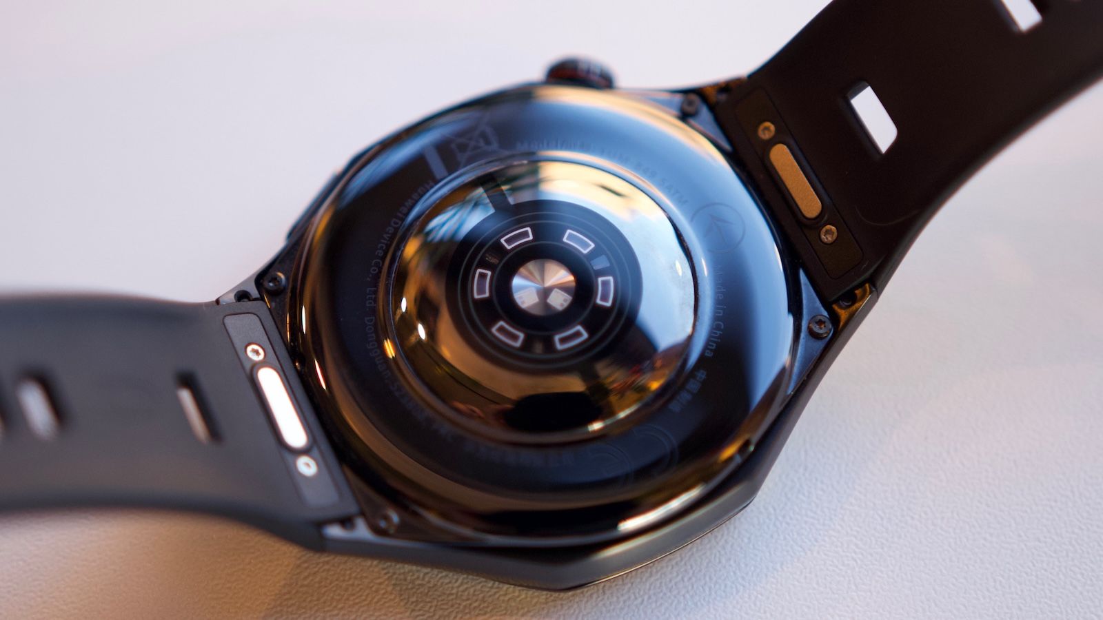 Huawei Watch GT 7 Pro - Czujniki, spód zegarka