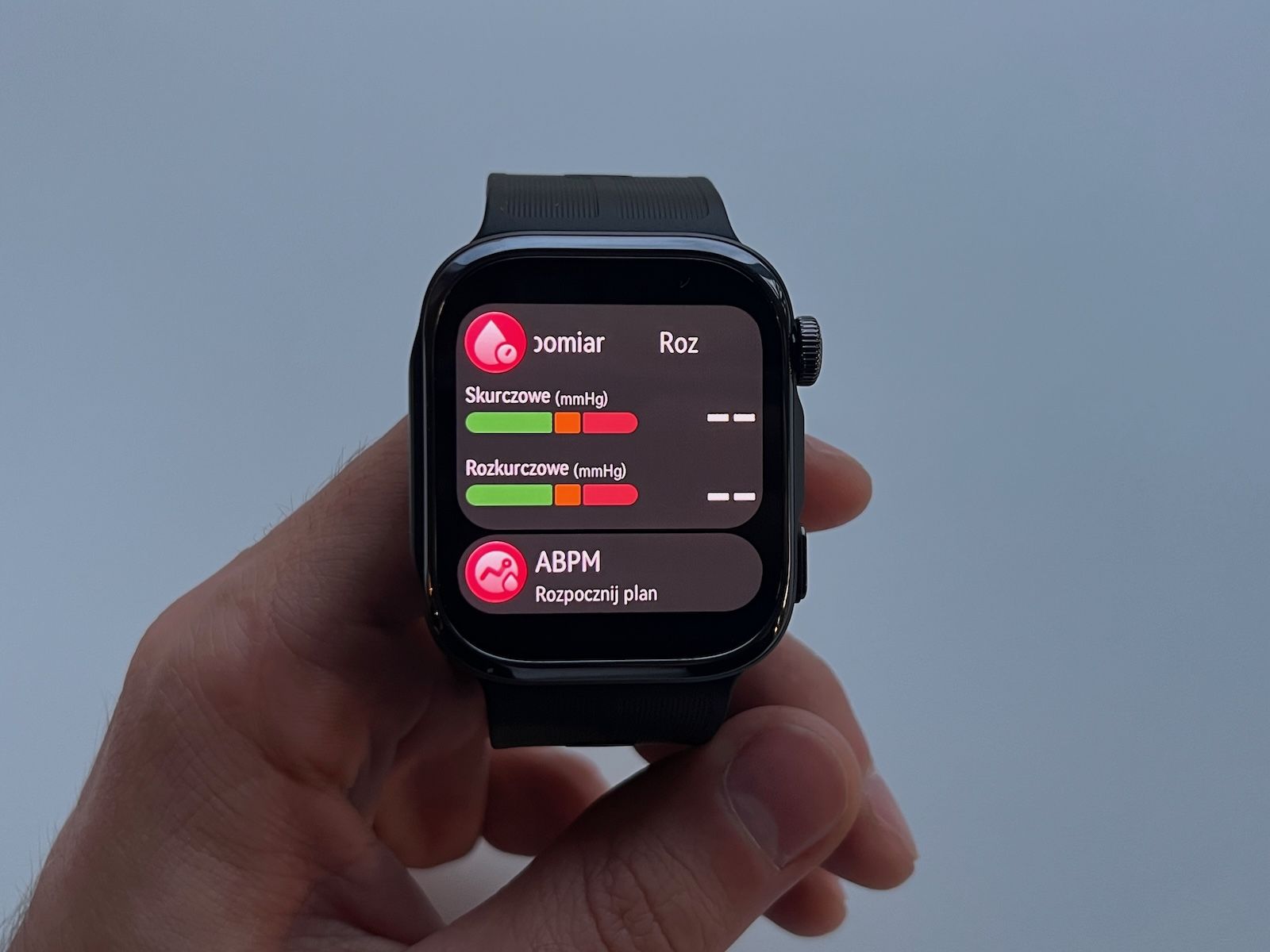 HUAWEI WATCH D3 menu aplikacji z opcjami pomiaru ciśnienia krwi oraz planu ABPM