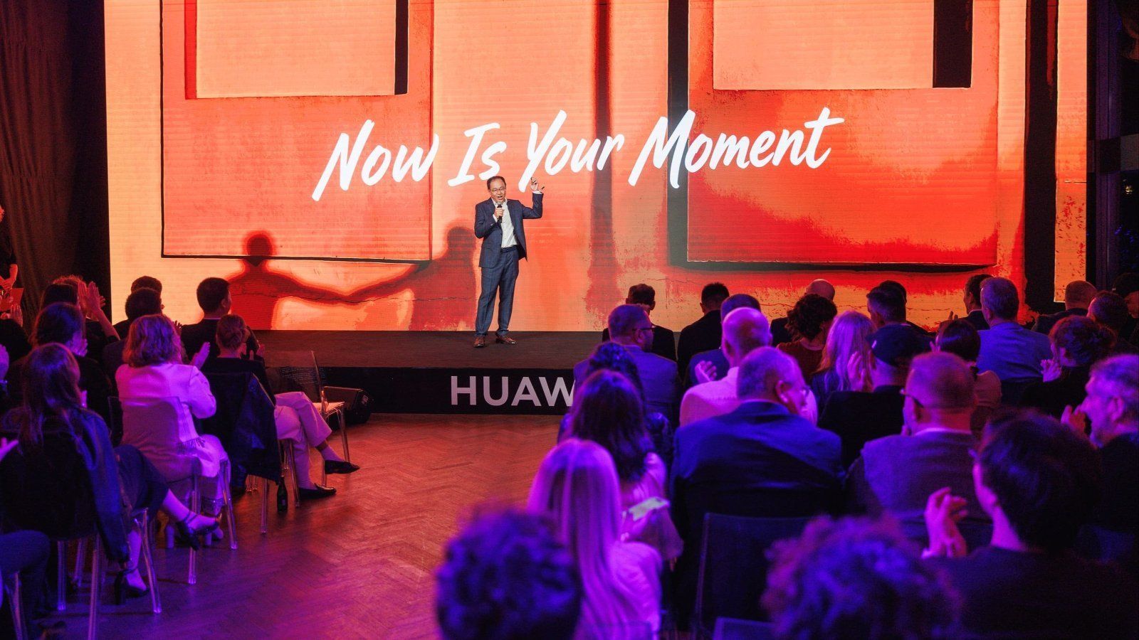 Prelegent Huawei na polskiej premierze Pura 90s i Watch 6