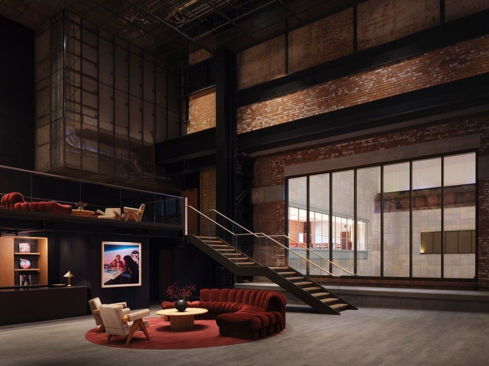 Wnętrze Apple Music Hall w Battersea Power Station